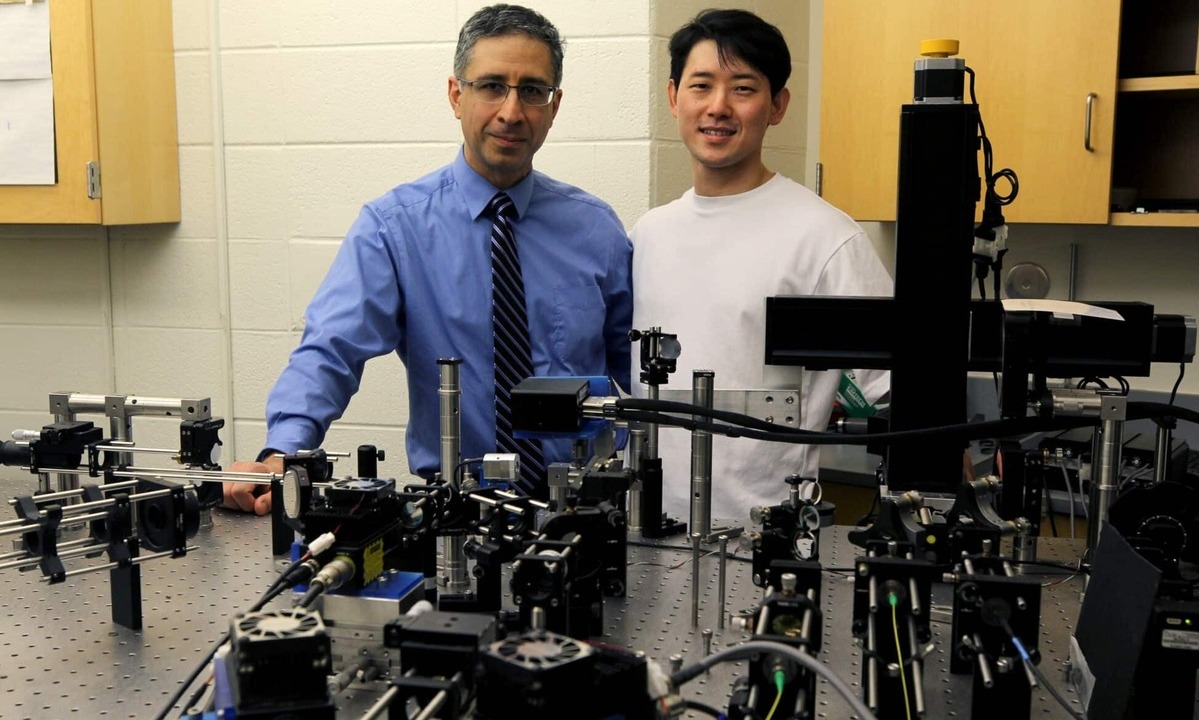 Sina Farsiu, Professor of Biomedical Engineering and Ophthalmology at Duke University and PhD student Jongwan Park