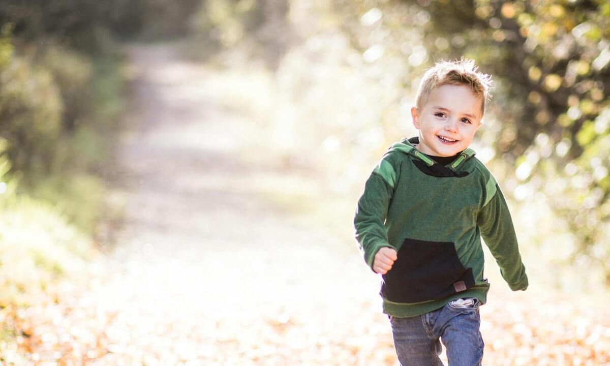 Frühe Diagnose seltener Netzhauterkrankungen entscheidend – Gentherapie eröffnet neue Chancen für Kinder