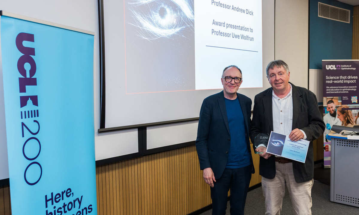 Prof. Uwe Wolfrum vom Institut für Ophthalmologie des University College London für Forschung zum Usher-Syndrom geehrt