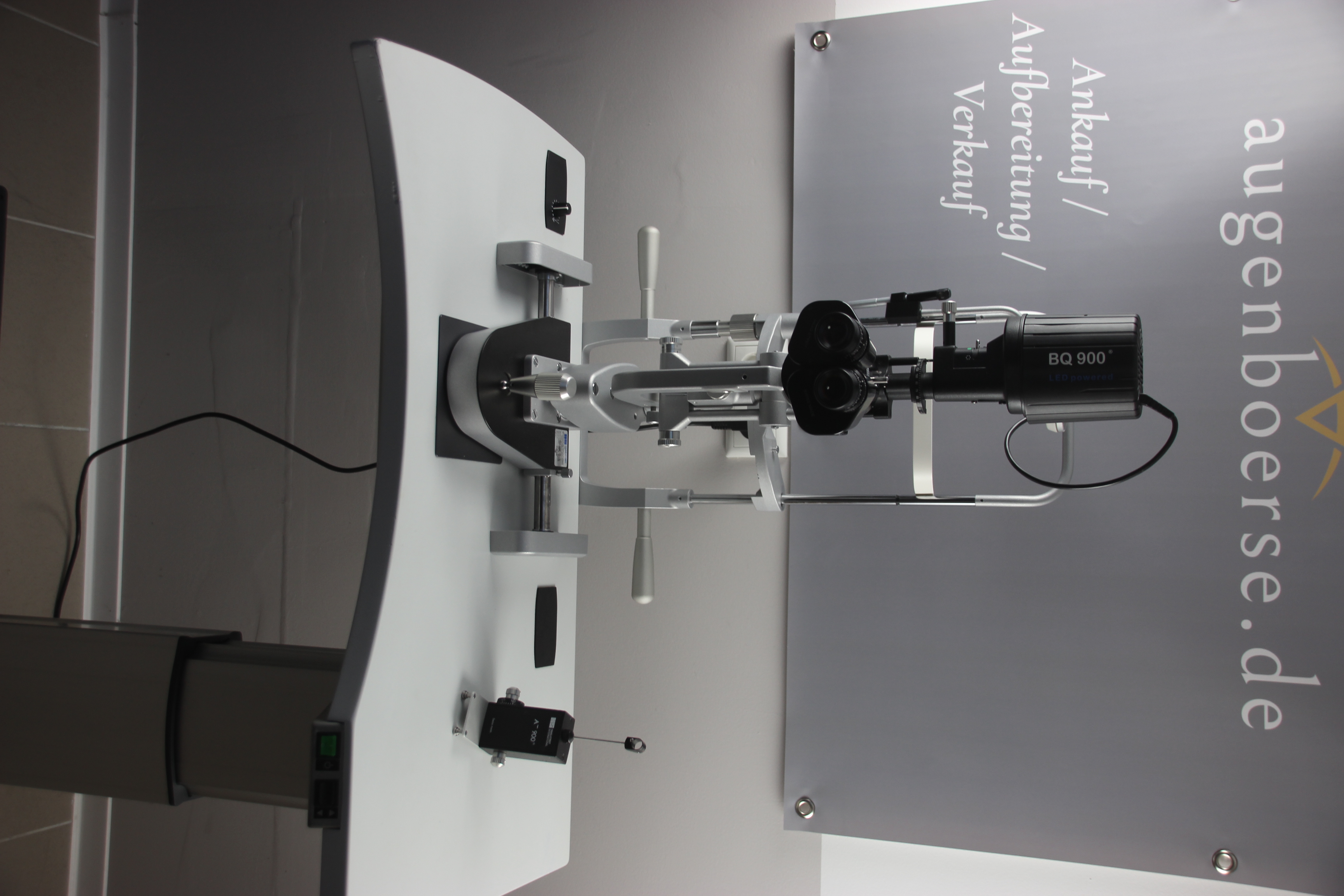 Haag Streit BQ 900 LED + Tisch + At 900 Tonometer